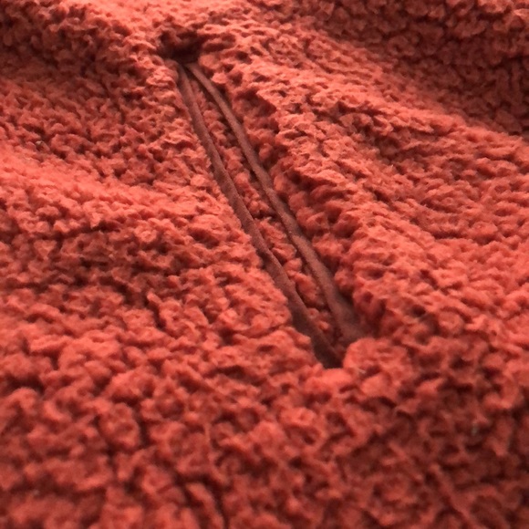 Universal Thread Snap Fleece - Picture 2 of 6